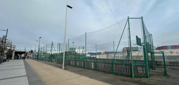 O Concello solicitará unha axuda á Deputación para renovar as pistas deportivas de Praza de España