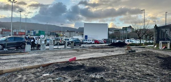 O novo entorno da dársena toma forma e incorporará unhas letras corpóreas de Marín