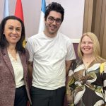 A alcaldesa recibe ao chef Marcos Area, candidato a proclamarse como o mellor de Galicia