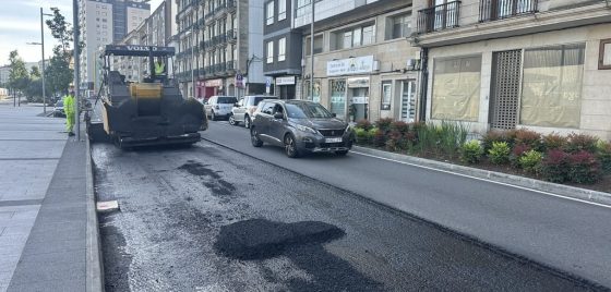 Mellorado o asfalto da Avenida de Ourense e próximamente a Xunta actuará no de Rúa da Ponte