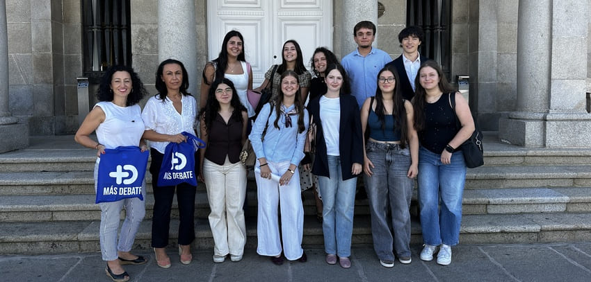 Un grupo de alumnas de Marín impulsa Ágora Debate, un torneo de oratoria que reunirá na vila a estudantes de toda Galicia - Concello de Marín