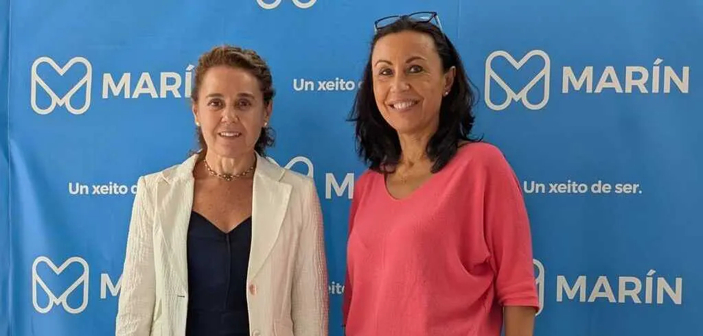 Reunion alcaldesa Maria Ramallo e directora do INVIED parcelas Barriada